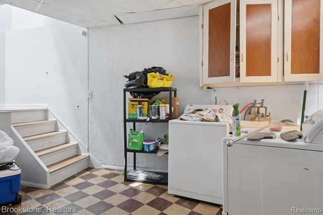 24450 Gratiot Avenue, Eastpointe, MI 48021