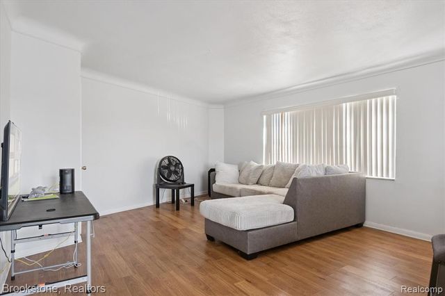 24450 Gratiot Avenue, Eastpointe, MI 48021