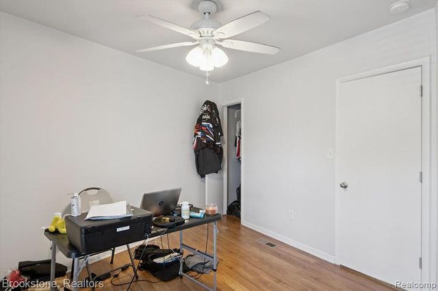 24450 Gratiot Avenue, Eastpointe, MI 48021