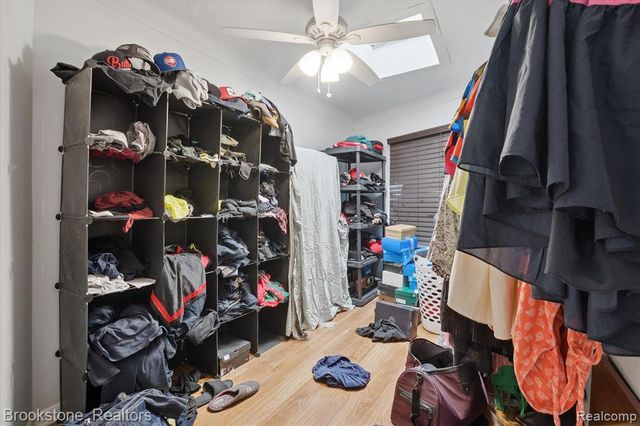 24450 Gratiot Avenue, Eastpointe, MI 48021