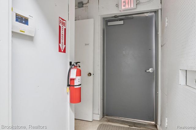 24450 Gratiot Avenue, Eastpointe, MI 48021