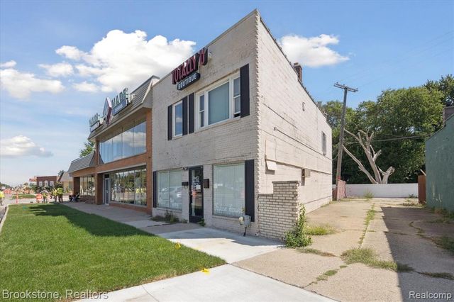 24450 Gratiot Avenue, Eastpointe, MI 48021