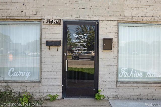 24450 Gratiot Avenue, Eastpointe, MI 48021