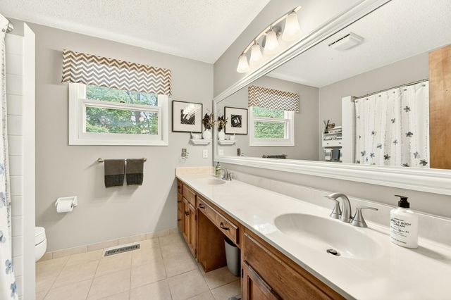 5241 Roselee Circle NW, Byron, MN 55920