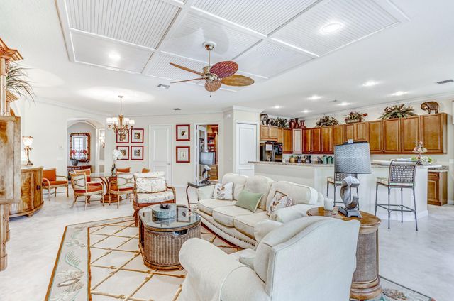 11558 Villa Vasari Drive, Palm Beach Gardens, FL 33418