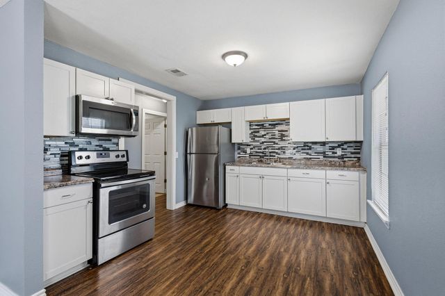 905 Thatcher Street, Denison, TX 75020