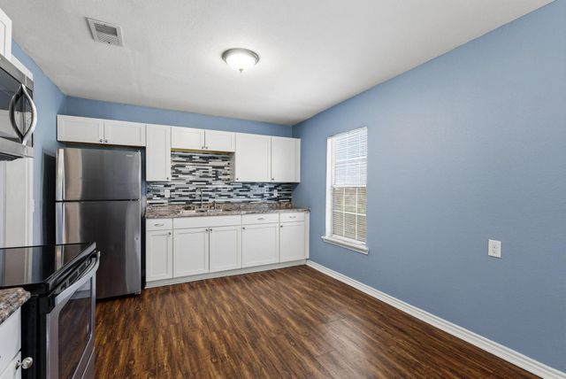 905 Thatcher Street, Denison, TX 75020