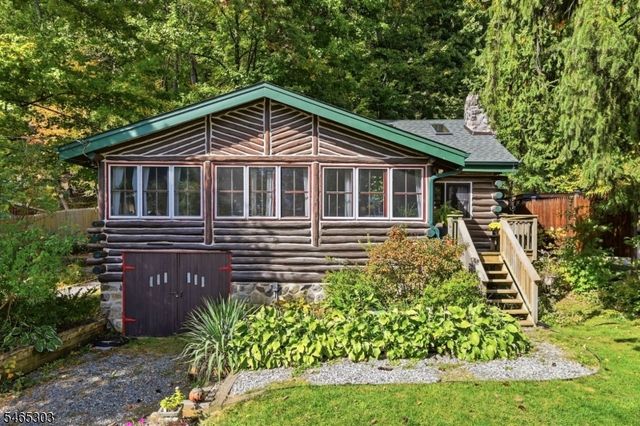 66 Bearfort Rd, West Milford Twp., NJ 07480