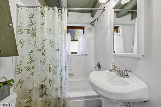 66 Bearfort Rd, West Milford Twp., NJ 07480