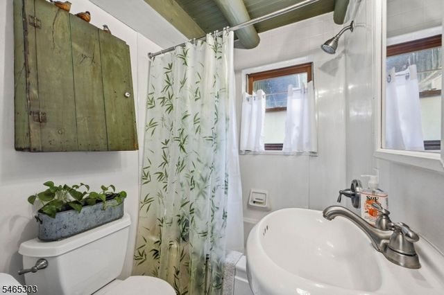 66 Bearfort Rd, West Milford Twp., NJ 07480