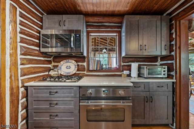 66 Bearfort Rd, West Milford Twp., NJ 07480