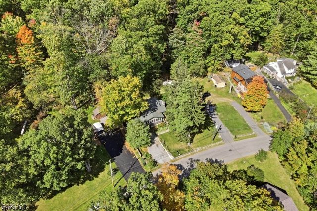 66 Bearfort Rd, West Milford Twp., NJ 07480