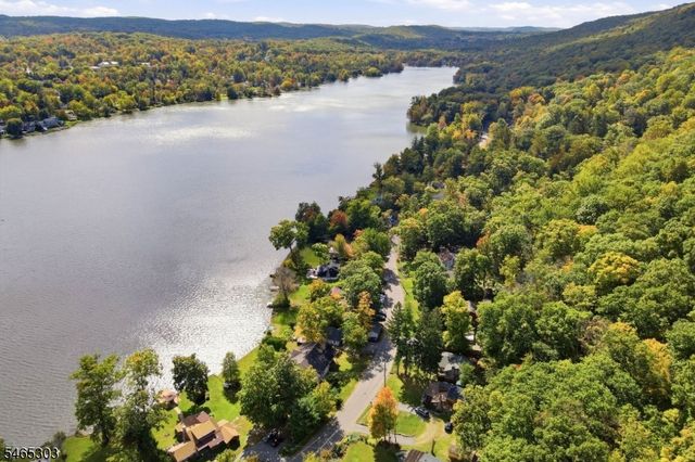 66 Bearfort Rd, West Milford Twp., NJ 07480