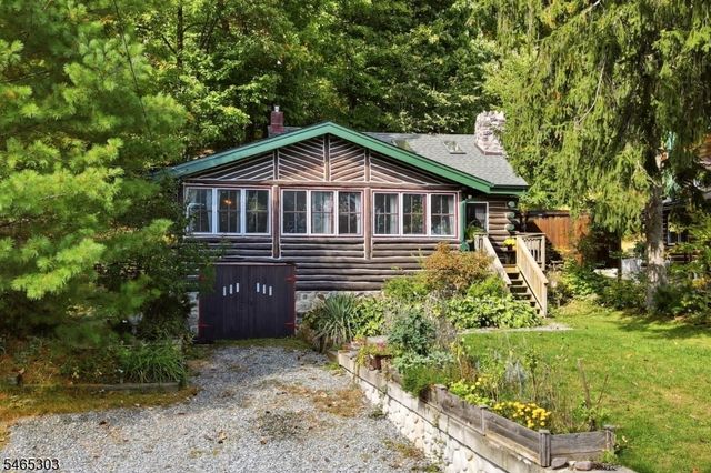 66 Bearfort Rd, West Milford Twp., NJ 07480