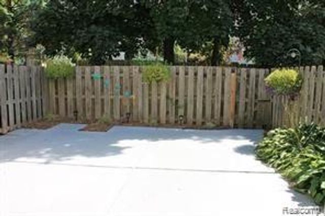 19848 Irongate, Northville, MI 48167