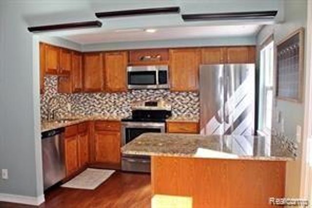 19848 Irongate, Northville, MI 48167