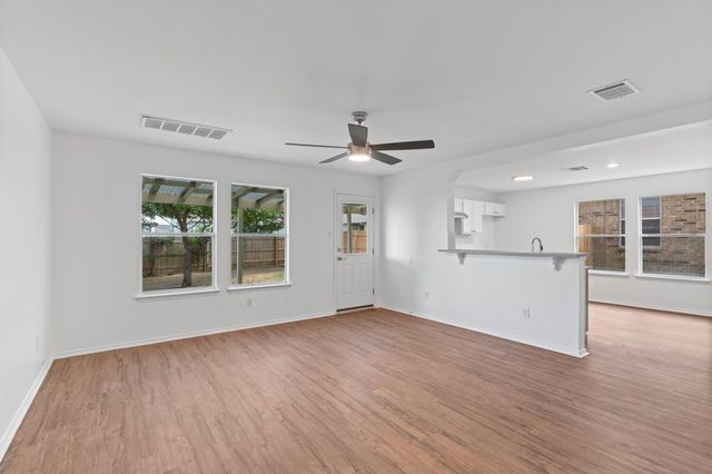 13505 Lismore LN, Pflugerville, TX 78660