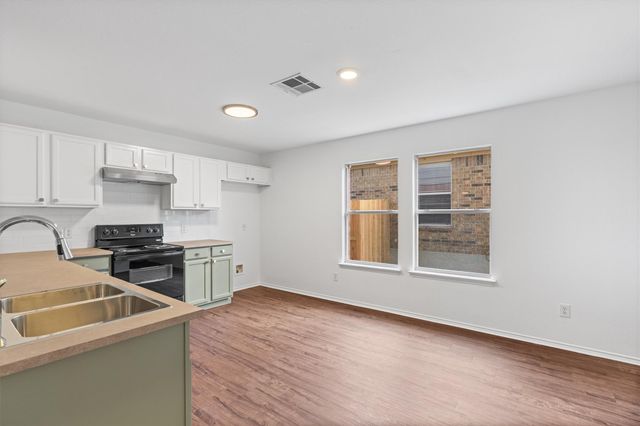 13505 Lismore LN, Pflugerville, TX 78660