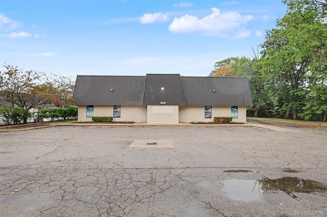 3241 S Gulley Road, Dearborn, MI 48124