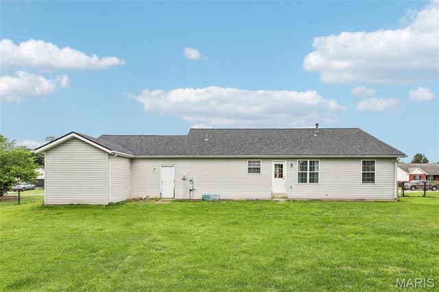 409 Hartman Lane, Waterloo, IL 62298