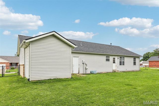 409 Hartman Lane, Waterloo, IL 62298