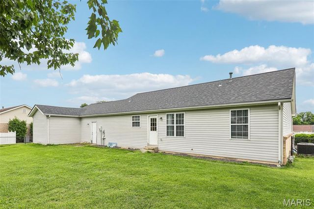 409 Hartman Lane, Waterloo, IL 62298