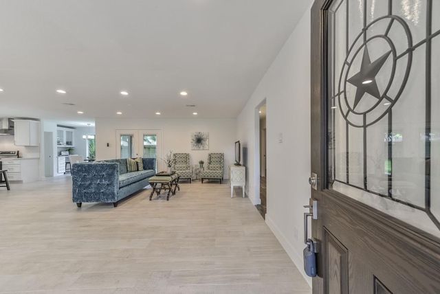 5470 Darnell Street, Houston, TX 77096