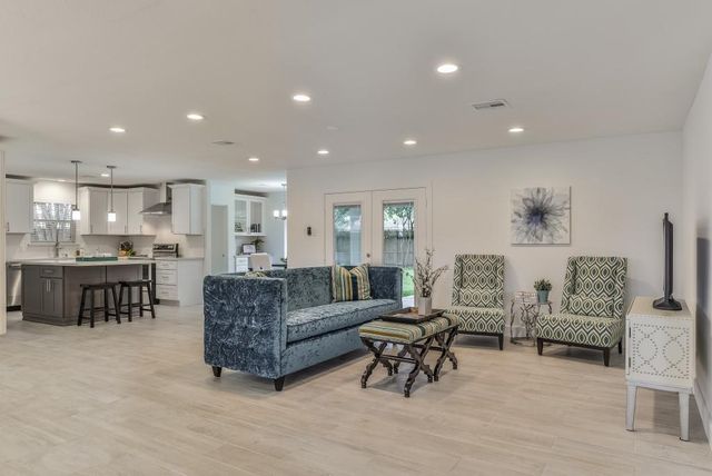 5470 Darnell Street, Houston, TX 77096