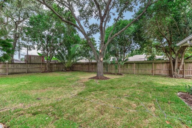 5470 Darnell Street, Houston, TX 77096