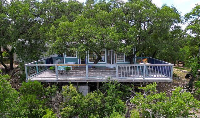 224 Paradise, Lakehills, TX 78063