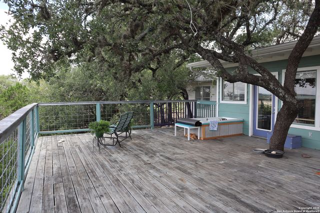 224 Paradise, Lakehills, TX 78063