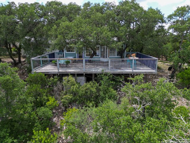 224 Paradise, Lakehills, TX 78063