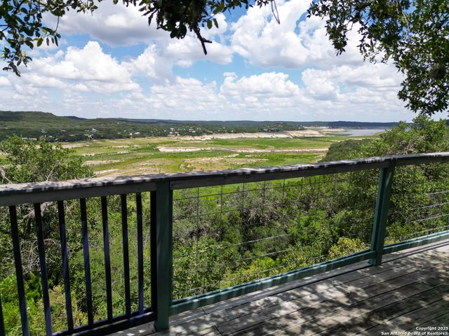 224 Paradise, Lakehills, TX 78063