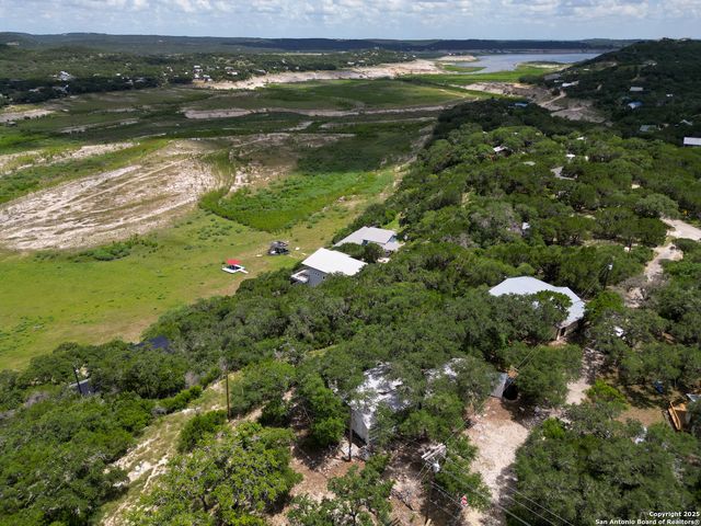 224 Paradise, Lakehills, TX 78063