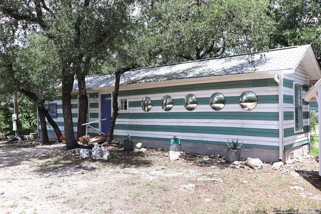 224 Paradise, Lakehills, TX 78063