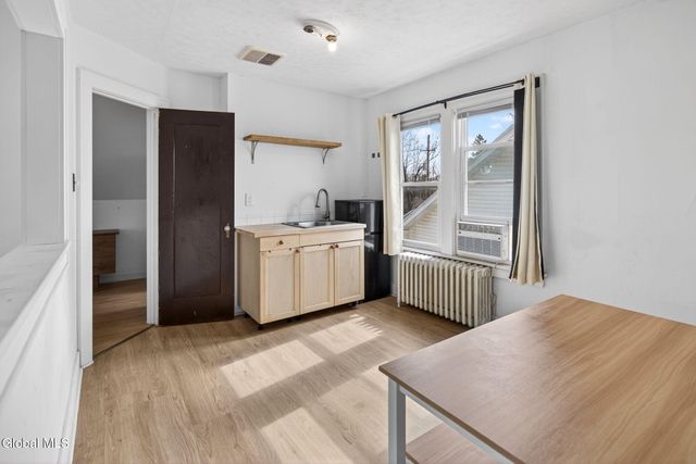 53 Fleetwood Avenue, Albany, NY 12208