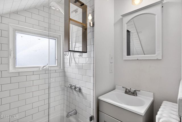 53 Fleetwood Avenue, Albany, NY 12208