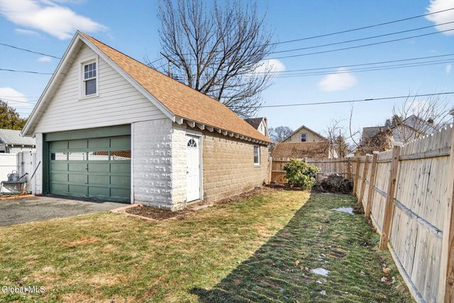 53 Fleetwood Avenue, Albany, NY 12208