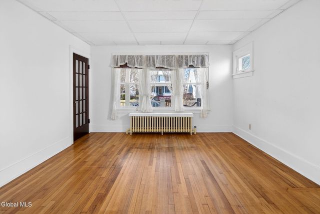 53 Fleetwood Avenue, Albany, NY 12208