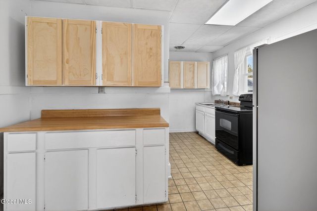 53 Fleetwood Avenue, Albany, NY 12208