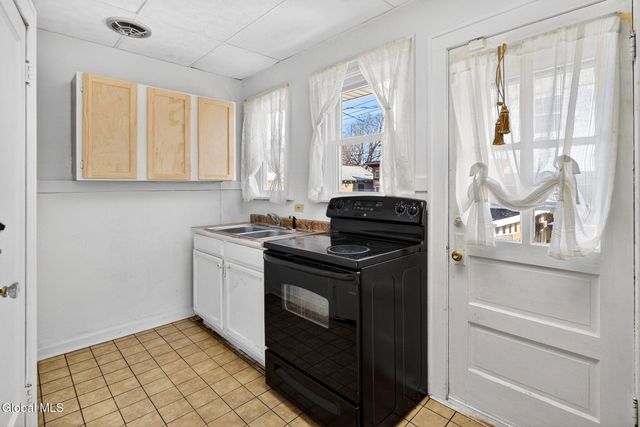 53 Fleetwood Avenue, Albany, NY 12208