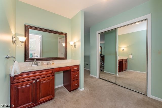 8 Birdseye Cir, Wayne Twp., NJ 07470