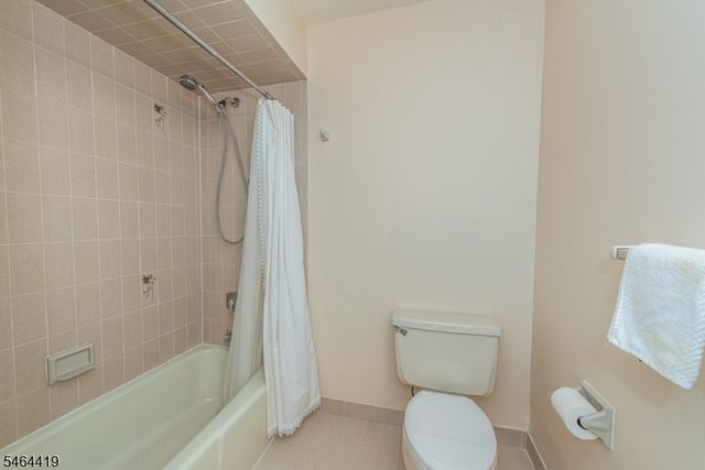 8 Birdseye Cir, Wayne Twp., NJ 07470