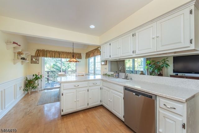 8 Birdseye Cir, Wayne Twp., NJ 07470