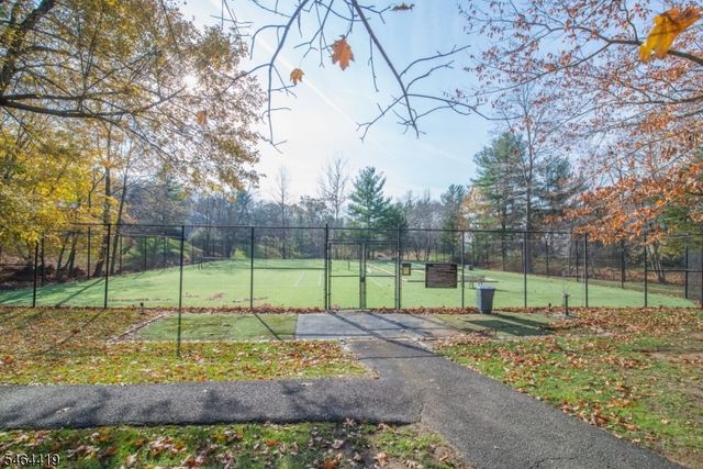 8 Birdseye Cir, Wayne Twp., NJ 07470