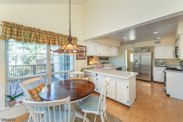 8 Birdseye Cir, Wayne Twp., NJ 07470