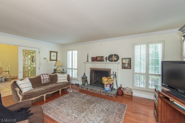 8 Birdseye Cir, Wayne Twp., NJ 07470