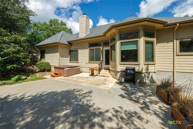 12 Springwood Circle, Wimberley, TX 78676