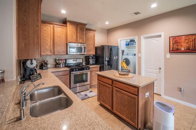 9915 Blissfull Valley Lane, Tomball, TX 77375