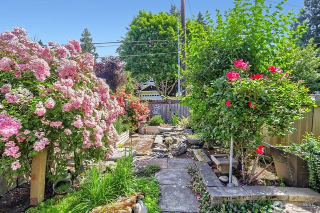 16719 3rd Avenue NE, Shoreline, WA 98155